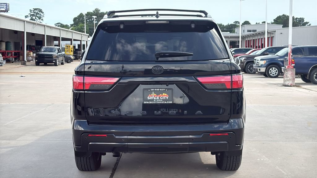 Used 2024 Toyota Sequoia Platinum AWD/4WD image 4
