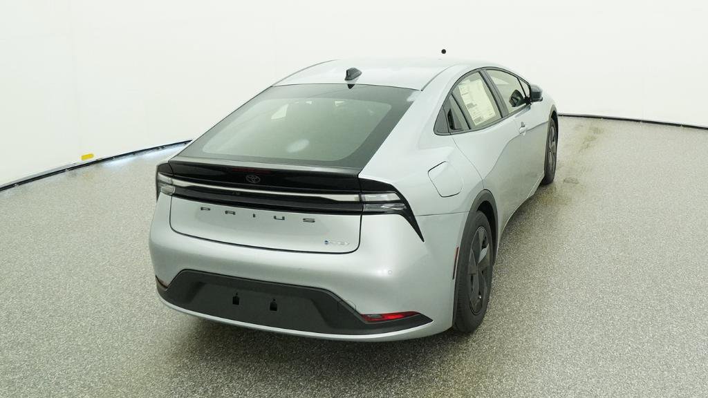 New 2026 Toyota Prius Plug-In Hybrid FWD image 11