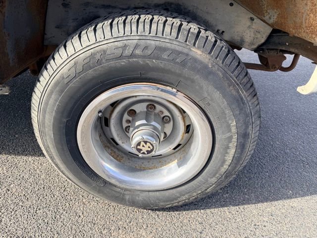 Used 1990 Chevrolet Suburban 4WD image 9