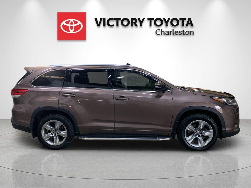 Used 2018 Toyota Highlander Limited image 6