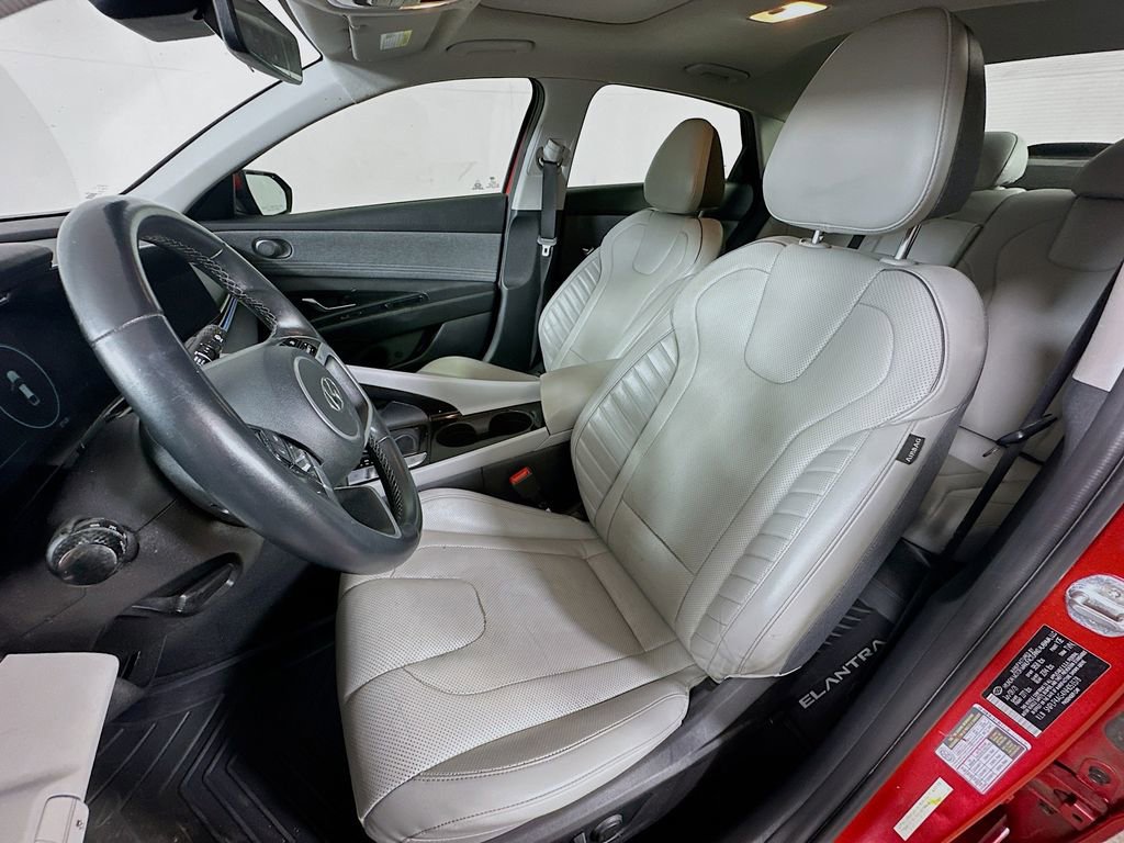 Used 2022 Hyundai Elantra Limited w/ Winter Weather Package FWD image 15