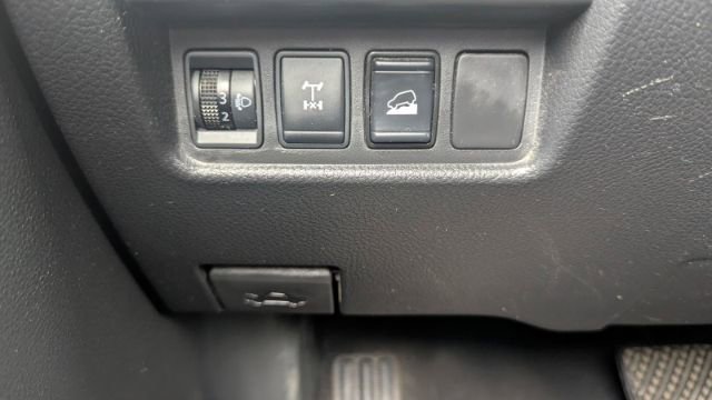 Used 2022 Nissan Titan PRO-4X w/ Pro-4x Convenience Package image 30