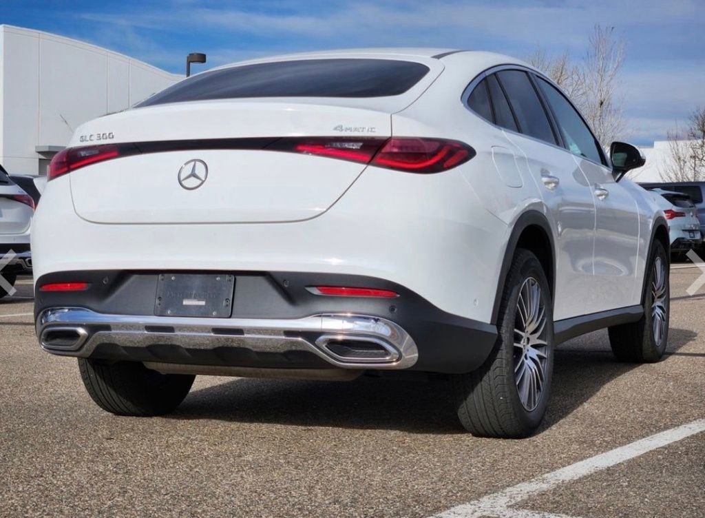 Used 2026 Mercedes-Benz GLC 300 4MATIC image 2