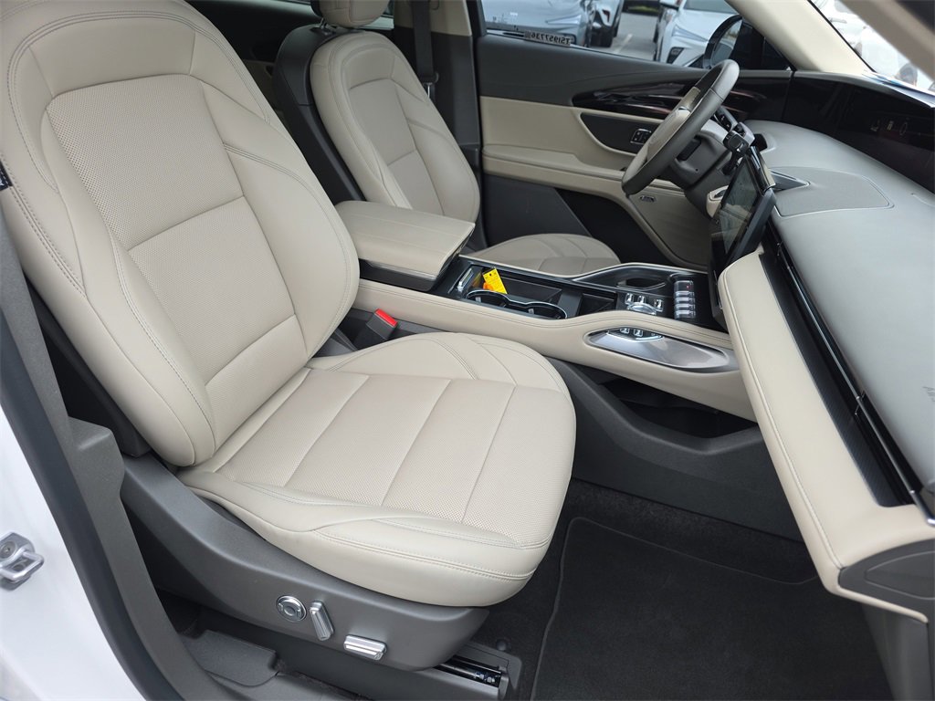 Used 2025 Lincoln Nautilus Premier w/ Equipment Group 102A image 39