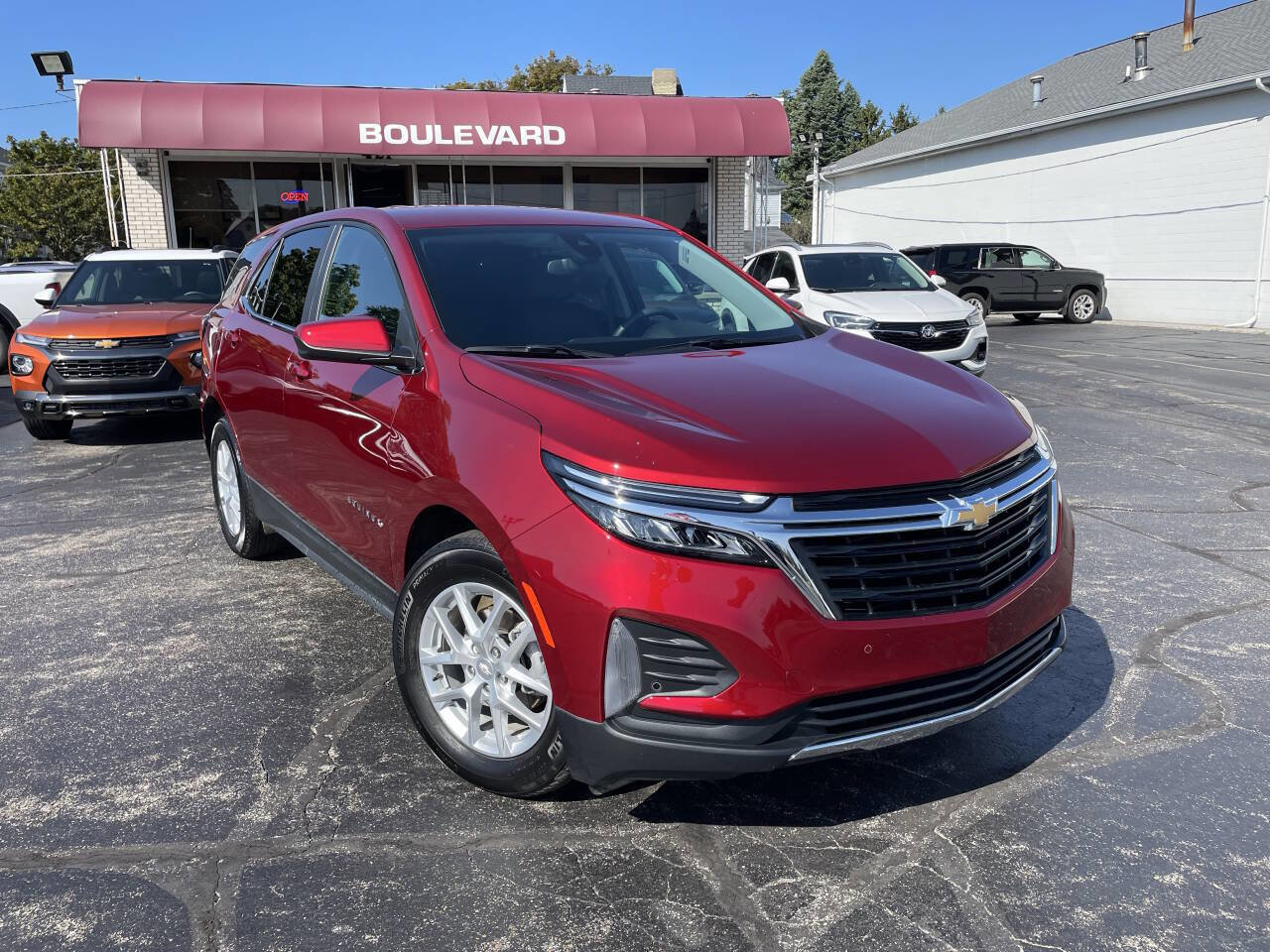 Used 2024 Chevrolet Equinox LT w/ LPO, Floor Liner Package