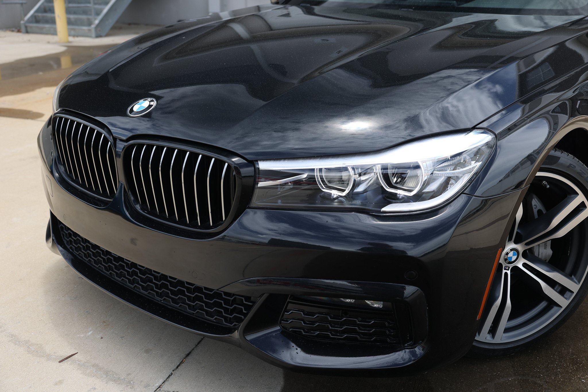 Used 2019 BMW 740i w/ M Sport Package RWD image 30