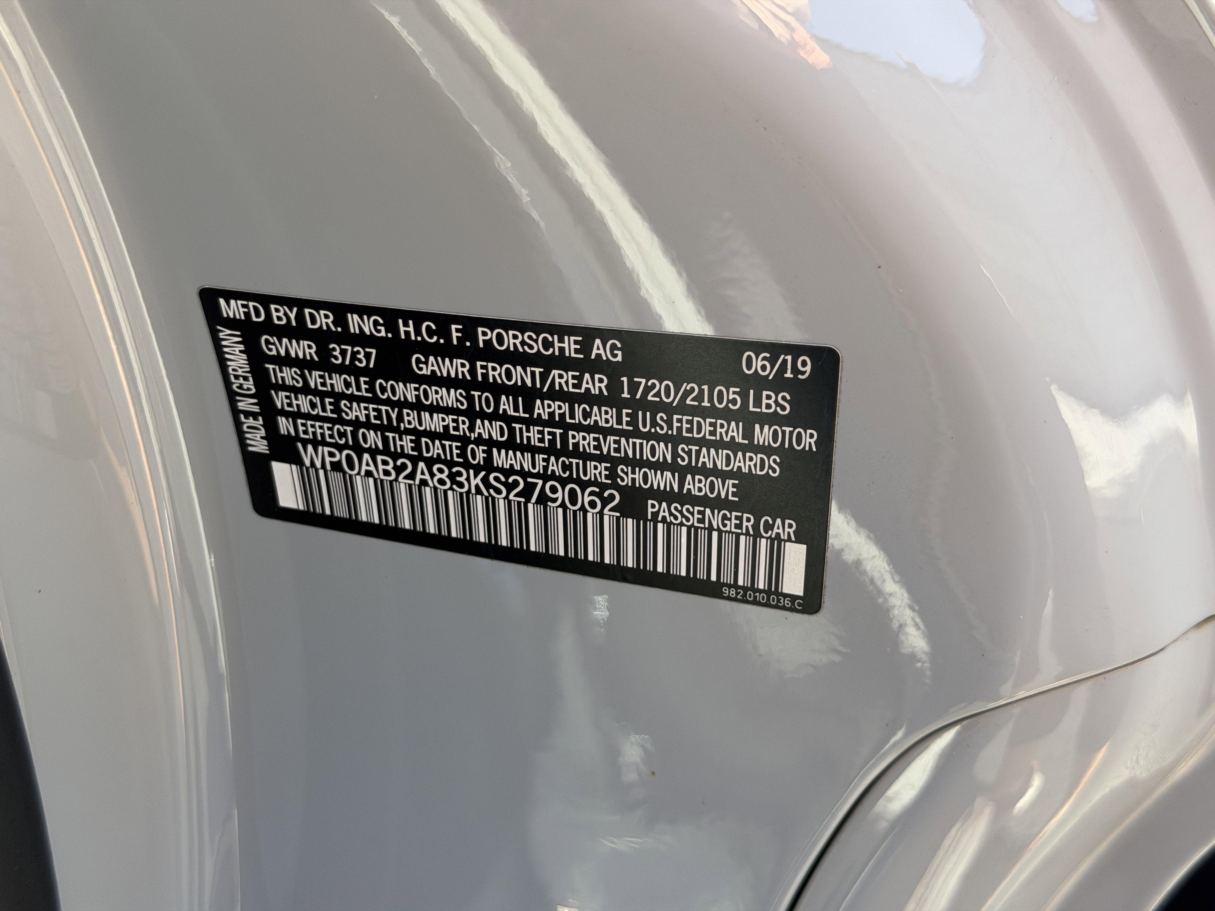 Certified 2019 Porsche 718 Cayman S RWD image 31