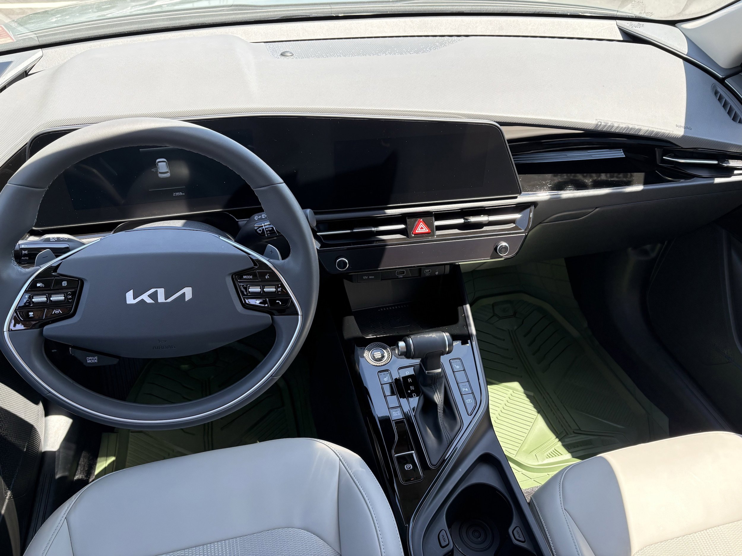 Used 2025 Kia Niro EX FWD image 13