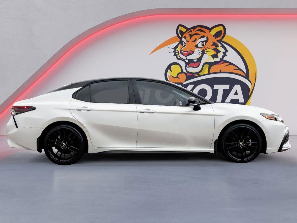 Used 2022 Toyota Camry XSE image 4