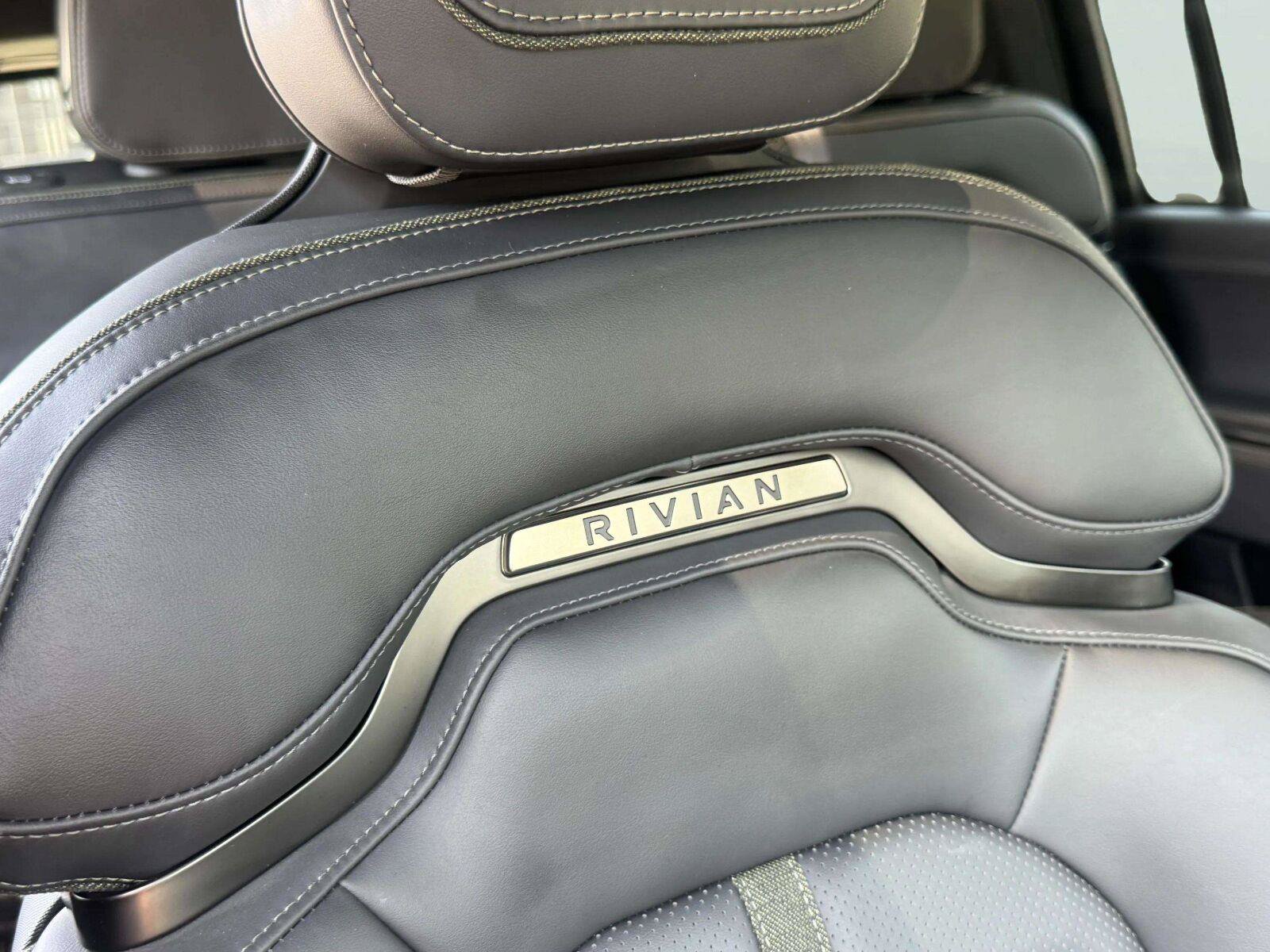 Used 2025 Rivian R1S Adventure AWD/4WD image 62