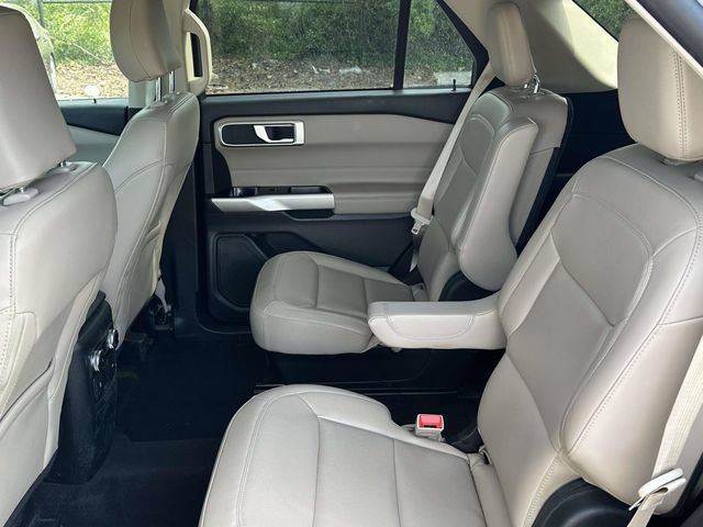 Certified 2023 Ford Explorer XLT w/ Equipment Group 202A AWD/4WD image 9