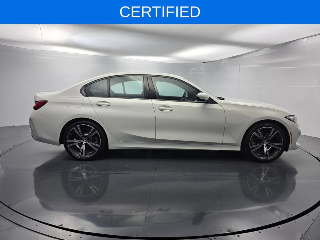 Used 2023 BMW 330i Sedan w/ Driving Assistance Package RWD image 3