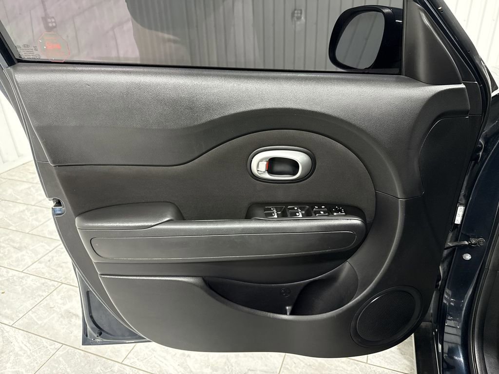 Used 2019 Kia Soul + FWD image 23