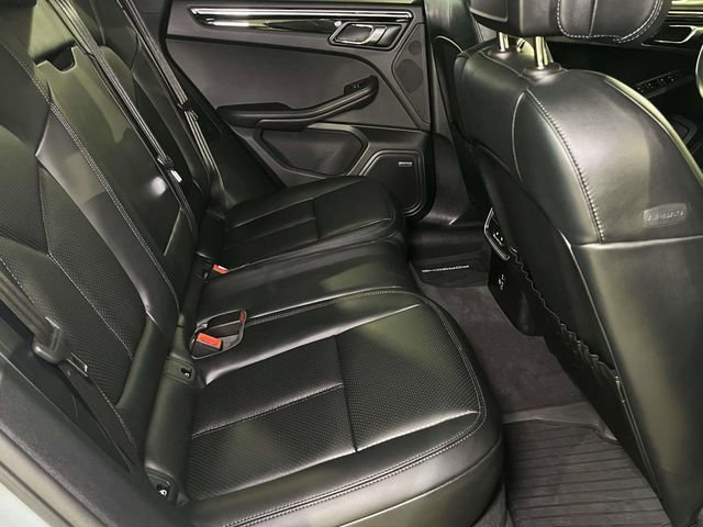 Certified 2026 Porsche Macan AWD/4WD image 22