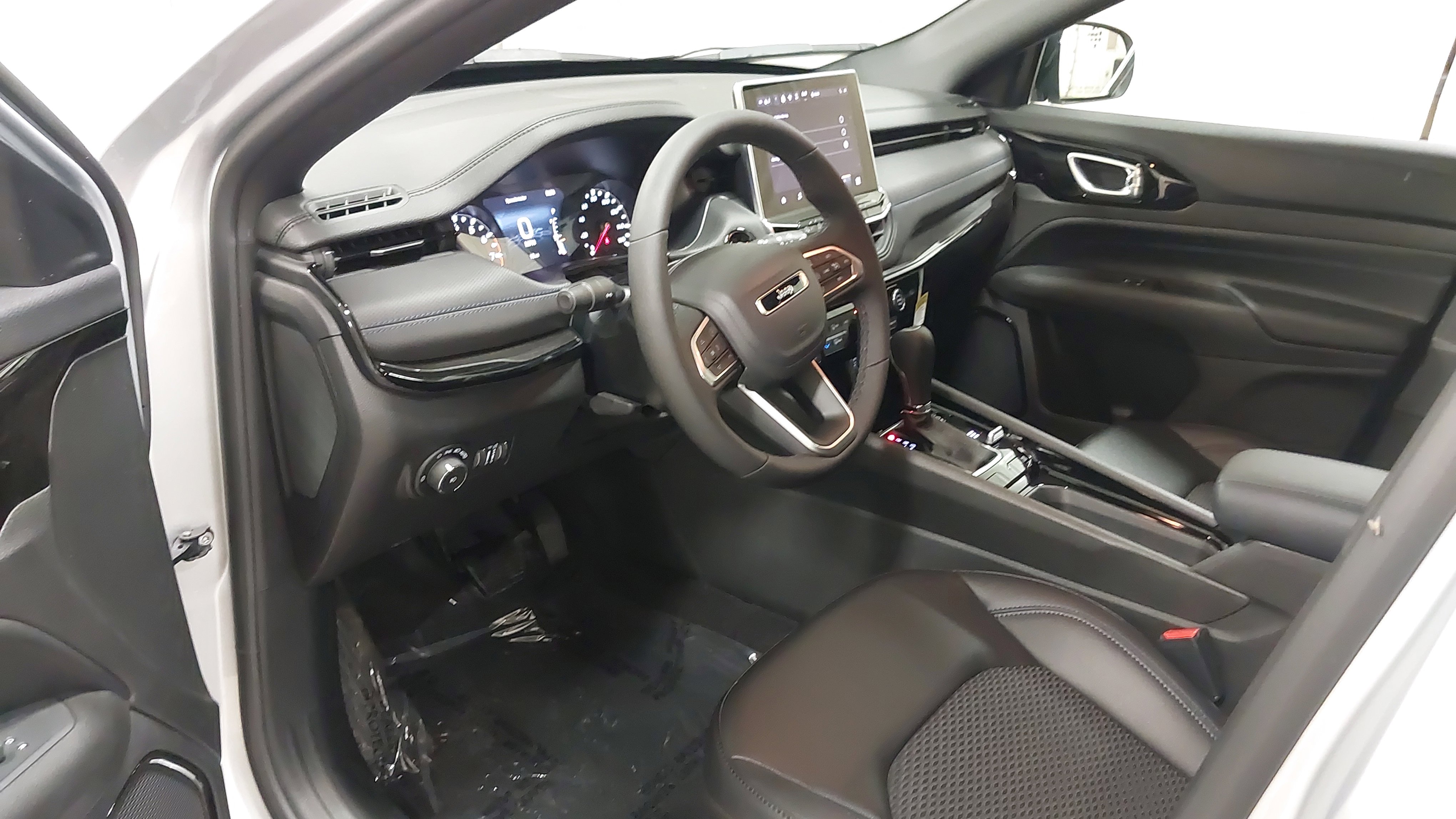 New 2026 Jeep Compass Latitude w/ Quick Order Package 29K image 17