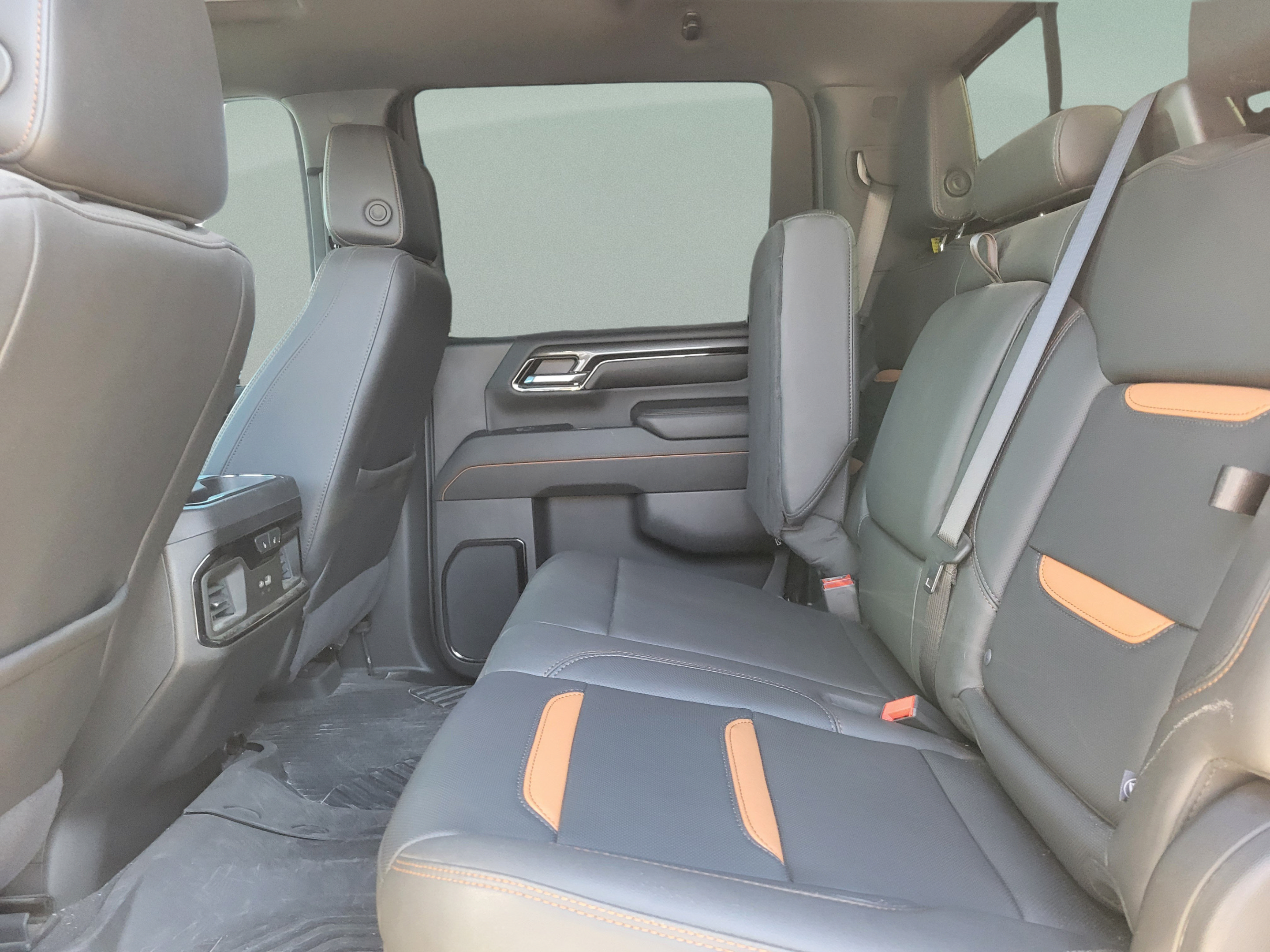 Used 2024 GMC Sierra 3500 AT4 w/ AT4 Premium Plus Package AWD/4WD image 6