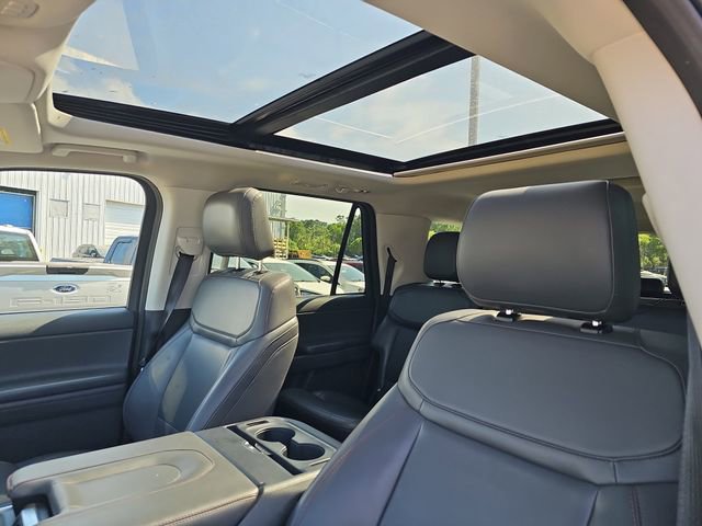 Used 2025 Ford Expedition Max Active RWD image 10