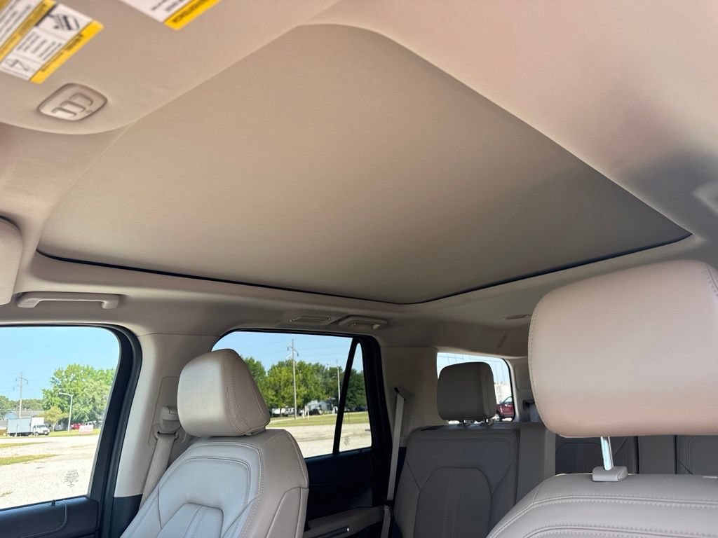 Used 2022 Ford Expedition Limited AWD/4WD image 24