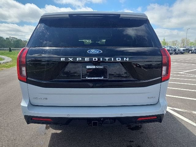 Used 2025 Ford Expedition Max Active AWD/4WD image 9