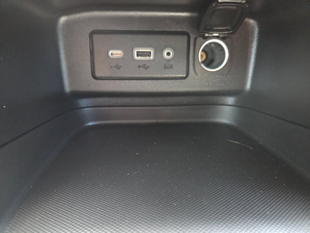 Used 2023 Chevrolet Equinox LS FWD image 17