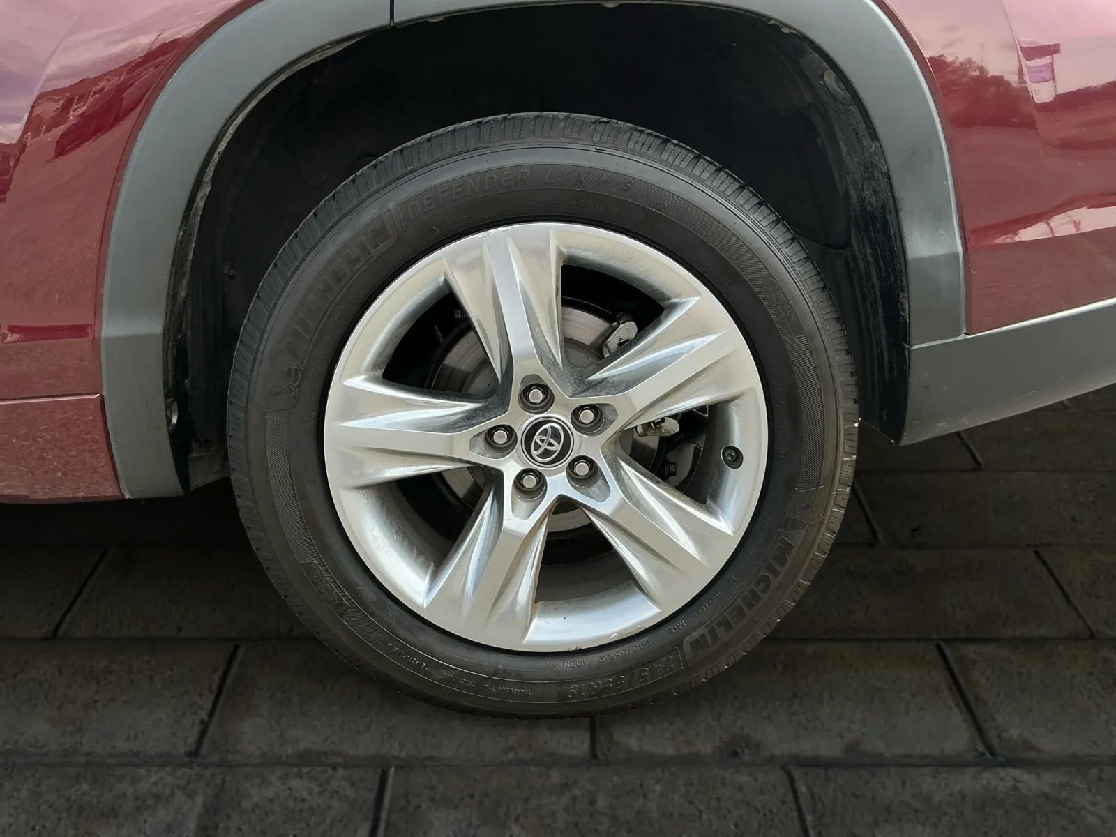 Used 2018 Toyota Highlander Limited image 18