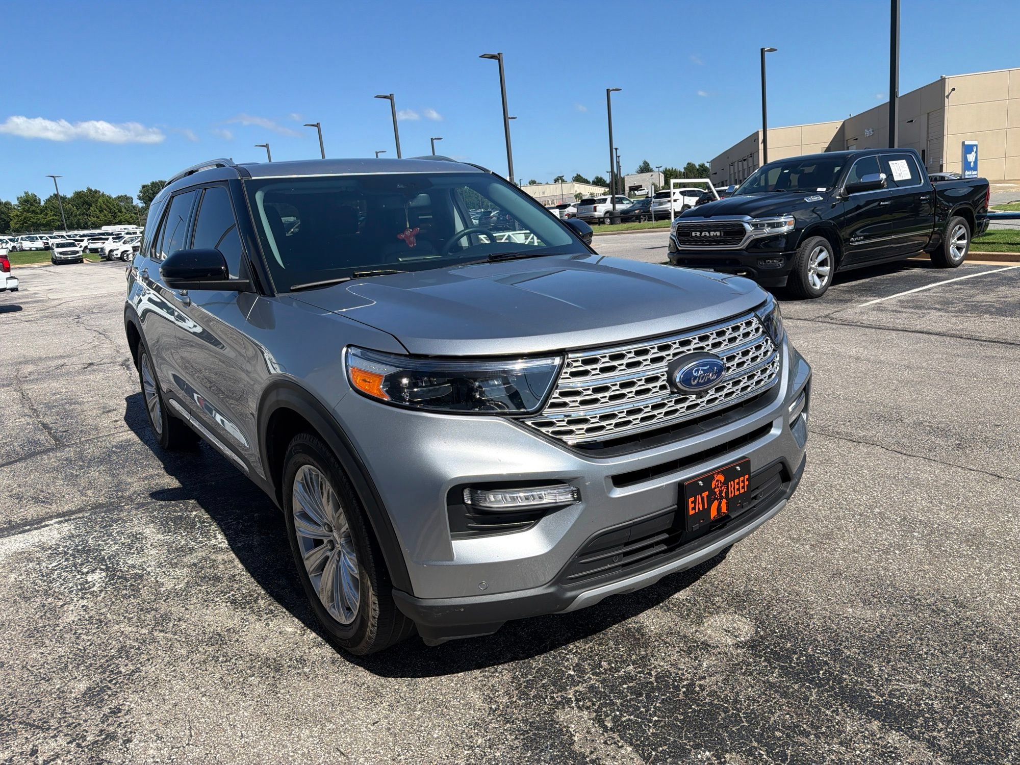 Used 2024 Ford Explorer Limited w/ Equipment Group 301A AWD/4WD image 2