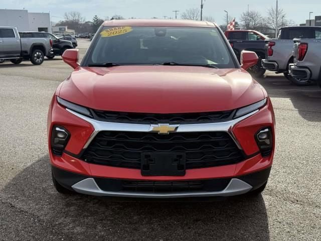 Used 2025 Chevrolet Blazer LT AWD/4WD image 3