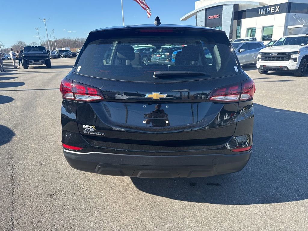 Used 2024 Chevrolet Equinox LS image 4