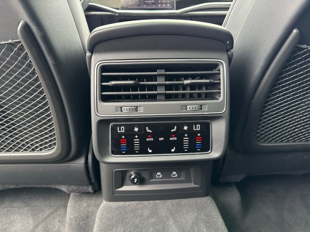 Used 2025 Audi Q7 3.0T Prestige image 20