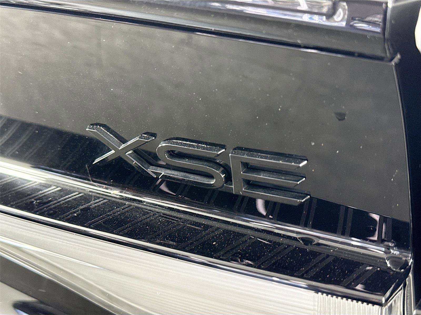 Used 2025 Toyota Prius XSE image 15