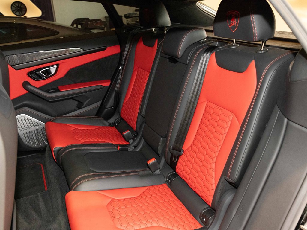 Used 2022 Lamborghini Urus AWD/4WD image 44