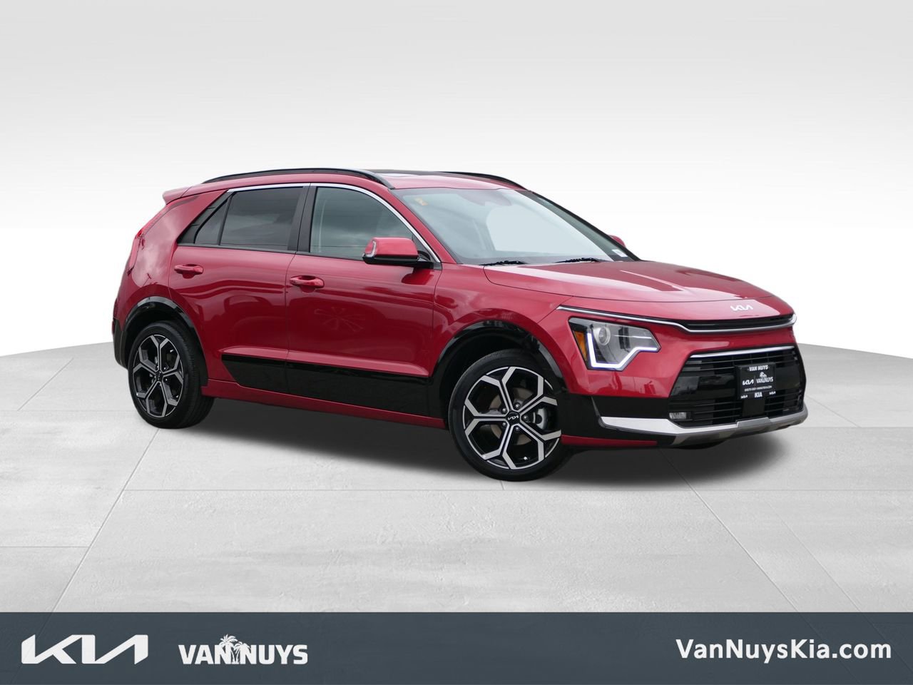 Used 2023 Kia Niro EX Touring image 1