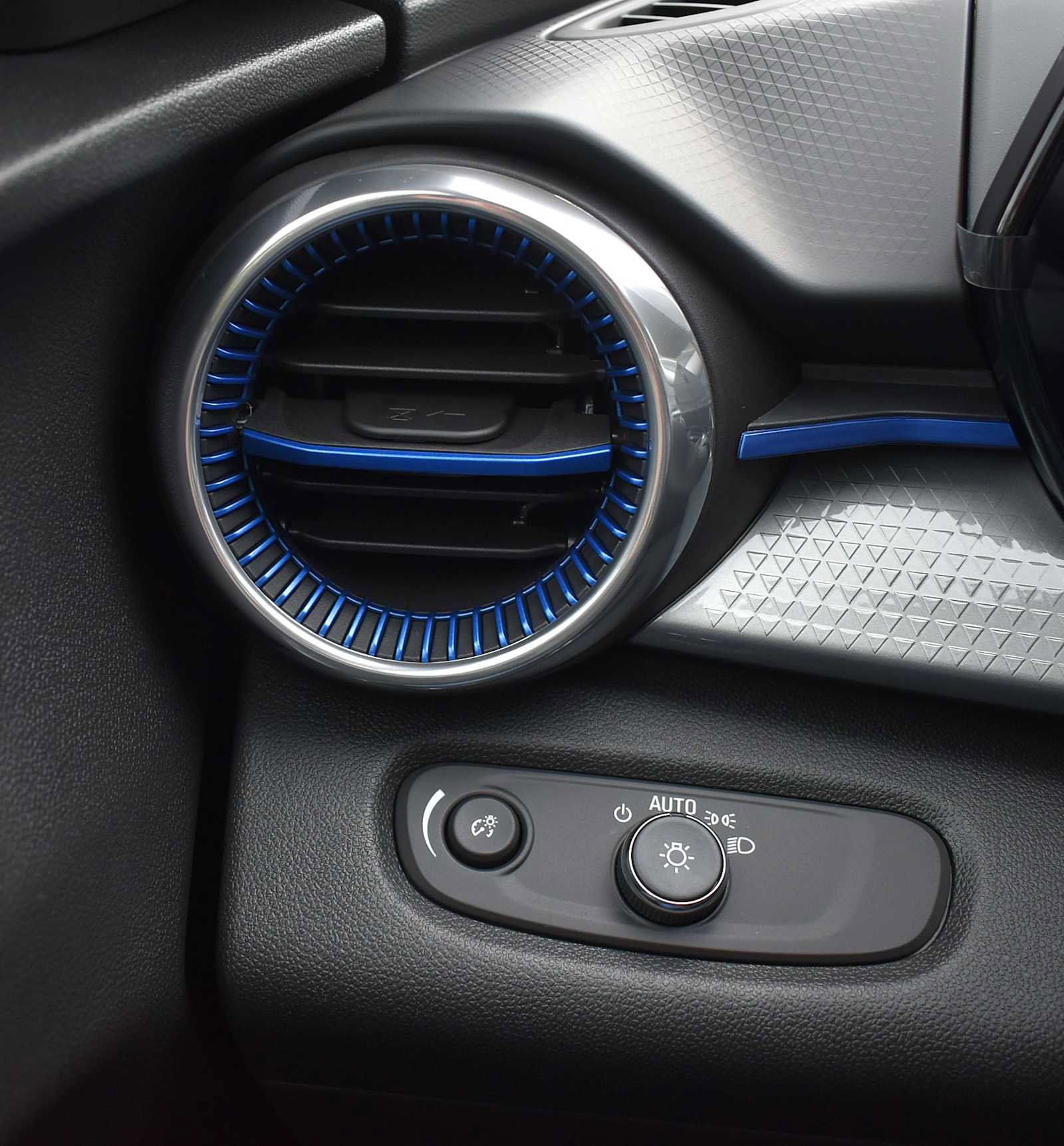 New 2026 Chevrolet Trax LT w/ Driver Confidence Package image 22