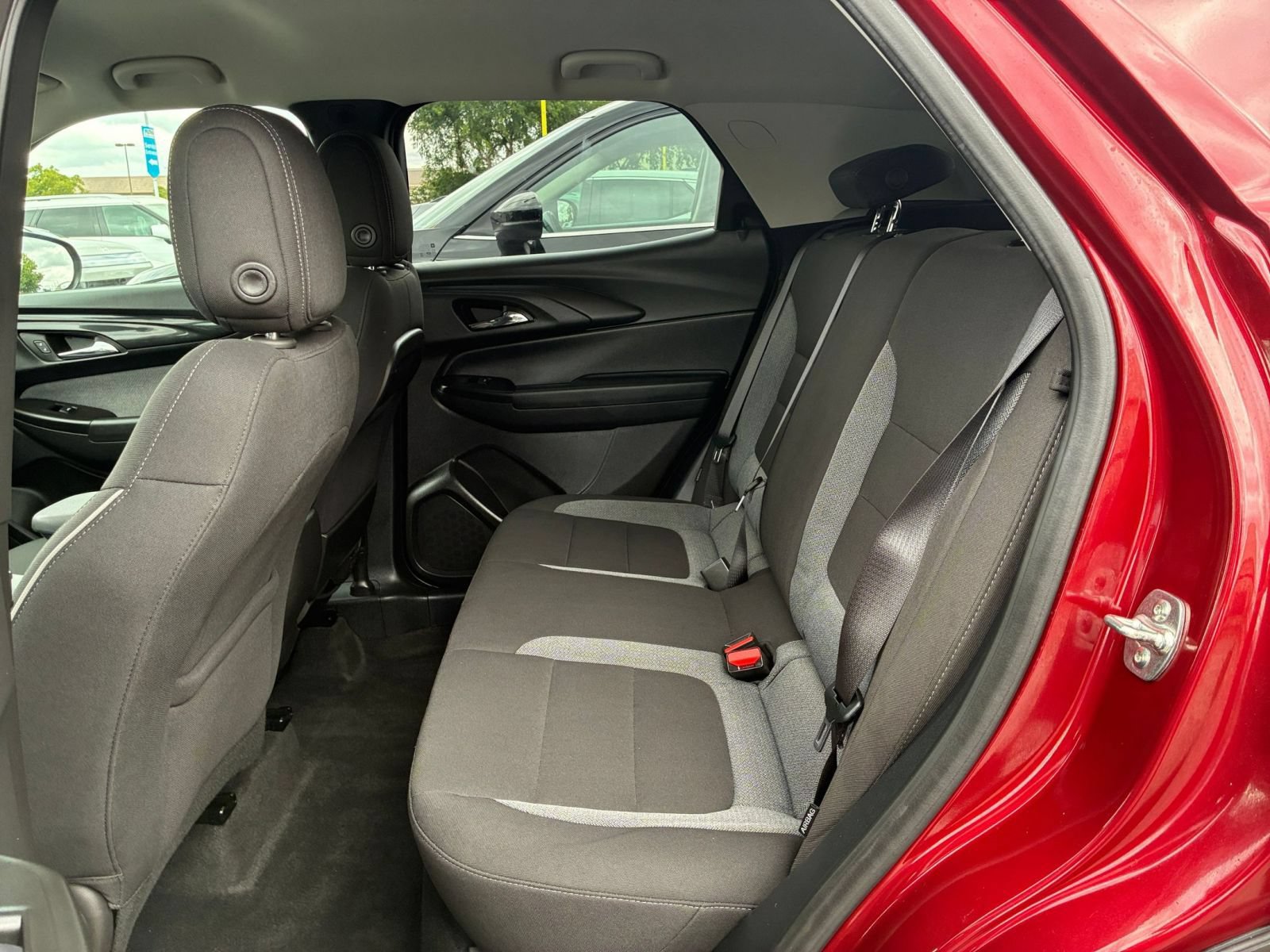 Used 2025 Chevrolet TrailBlazer LT FWD image 25