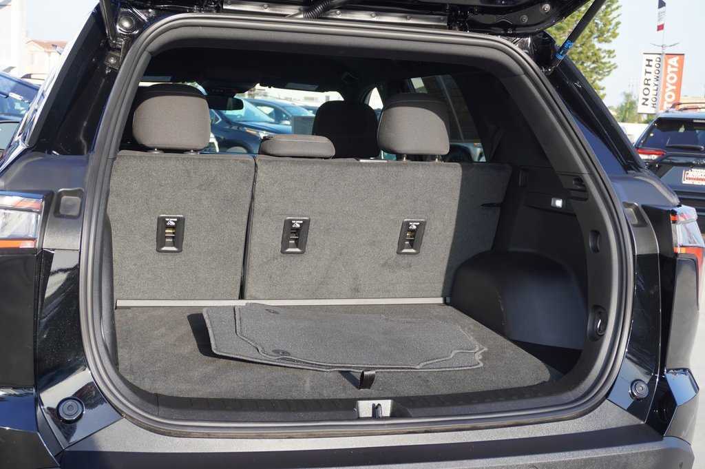 Used 2025 Chevrolet Equinox LT image 8