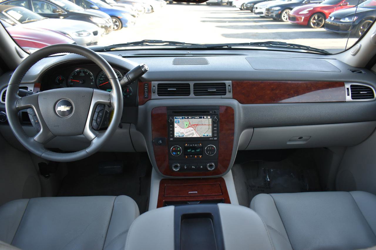 Used 2009 Chevrolet Avalanche LTZ image 10