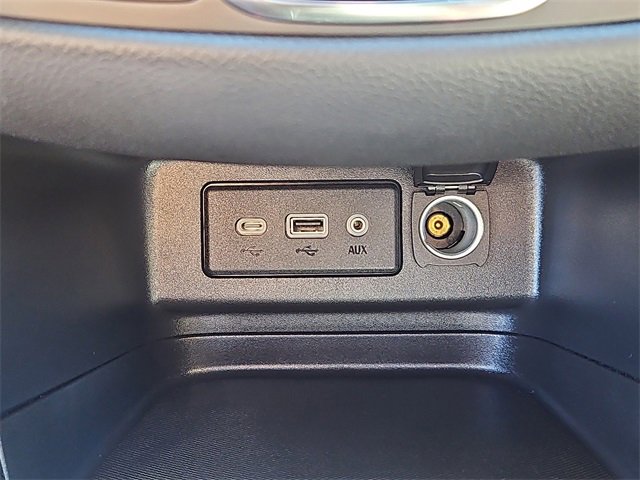 Used 2021 Chevrolet Equinox LT image 18