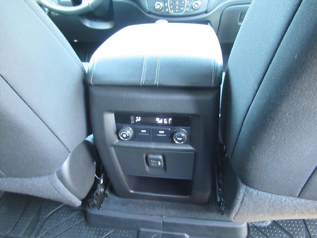 Used 2022 Chevrolet Traverse LT FWD image 32