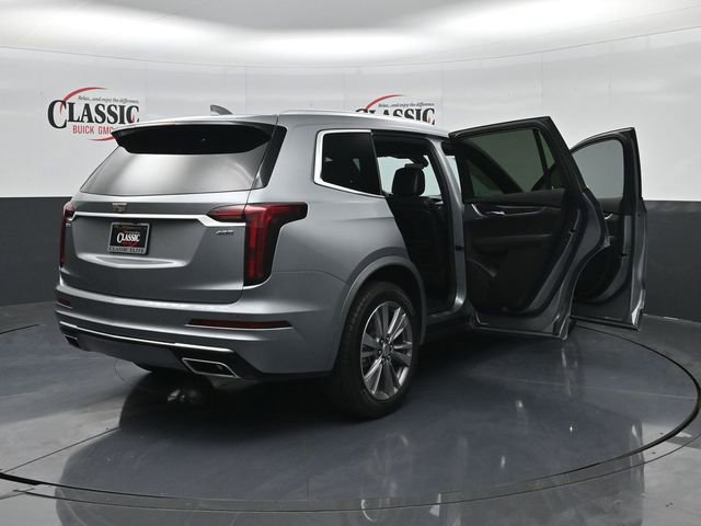 Used 2025 Cadillac XT6 Premium Luxury image 36