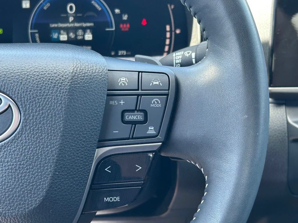 Used 2025 Toyota Camry SE w/ Convenience Package FWD image 37