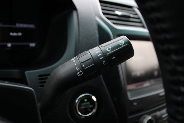 Used 2016 Ford Explorer XLT w/ Equipment Group 202A image 20