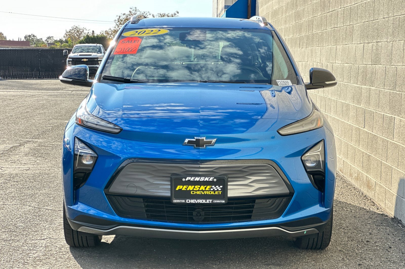 Certified 2022 Chevrolet Bolt EUV LT w/ Convenience Package image 9