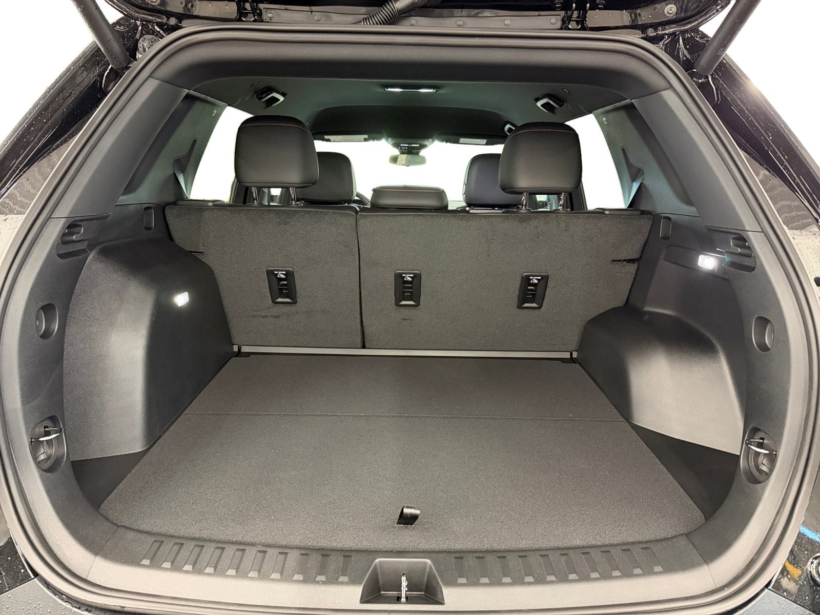 New 2026 Chevrolet Equinox RS w/ Convenience Package III AWD/4WD image 25