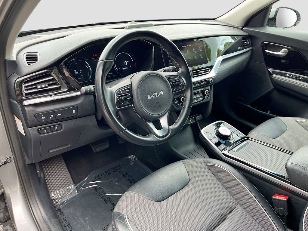 Used 2022 Kia Niro EX image 7