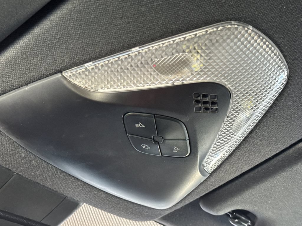 Used 2019 Toyota C-HR LE FWD image 22