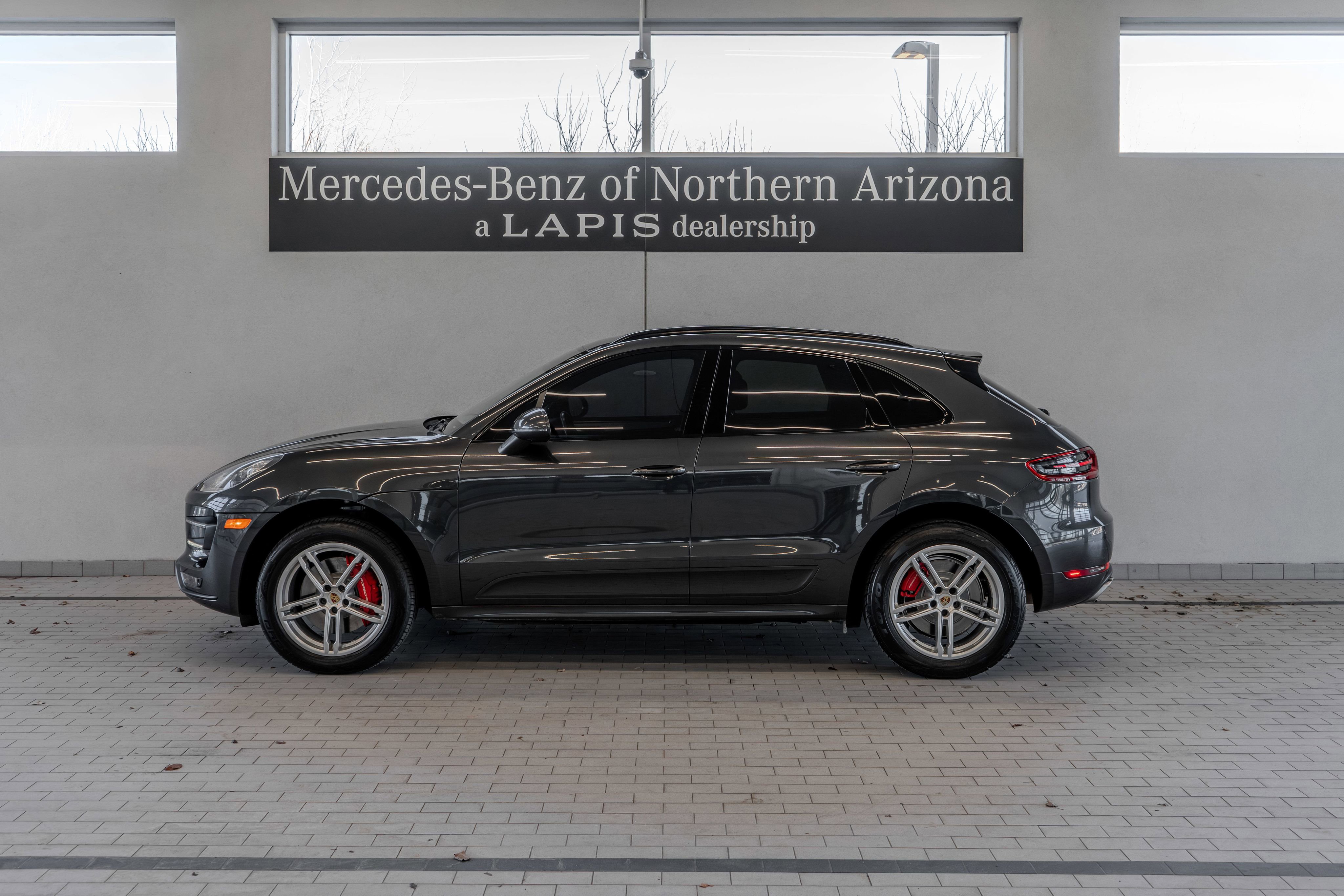 Used 2018 Porsche Macan Turbo w/ Premium Package Plus image 2