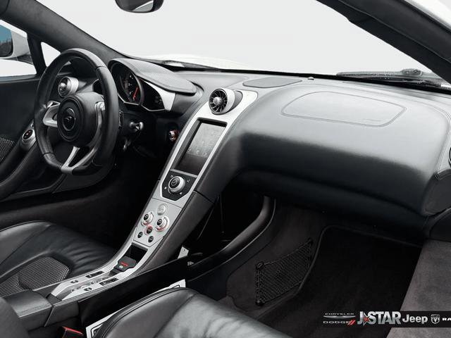 Used 2015 McLaren 650S Spider image 23