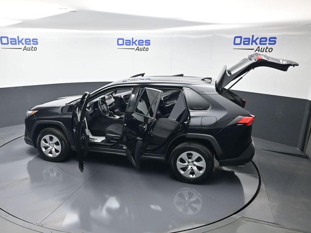 Used 2024 Toyota RAV4 LE image 59