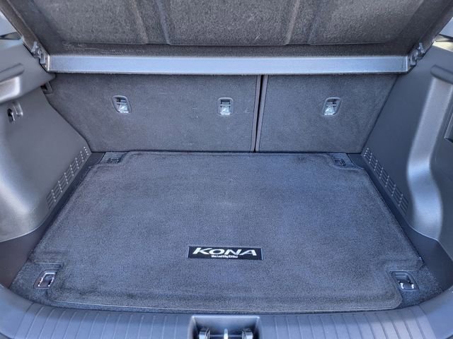 Used 2023 Hyundai Kona SE w/ Cargo Package image 28