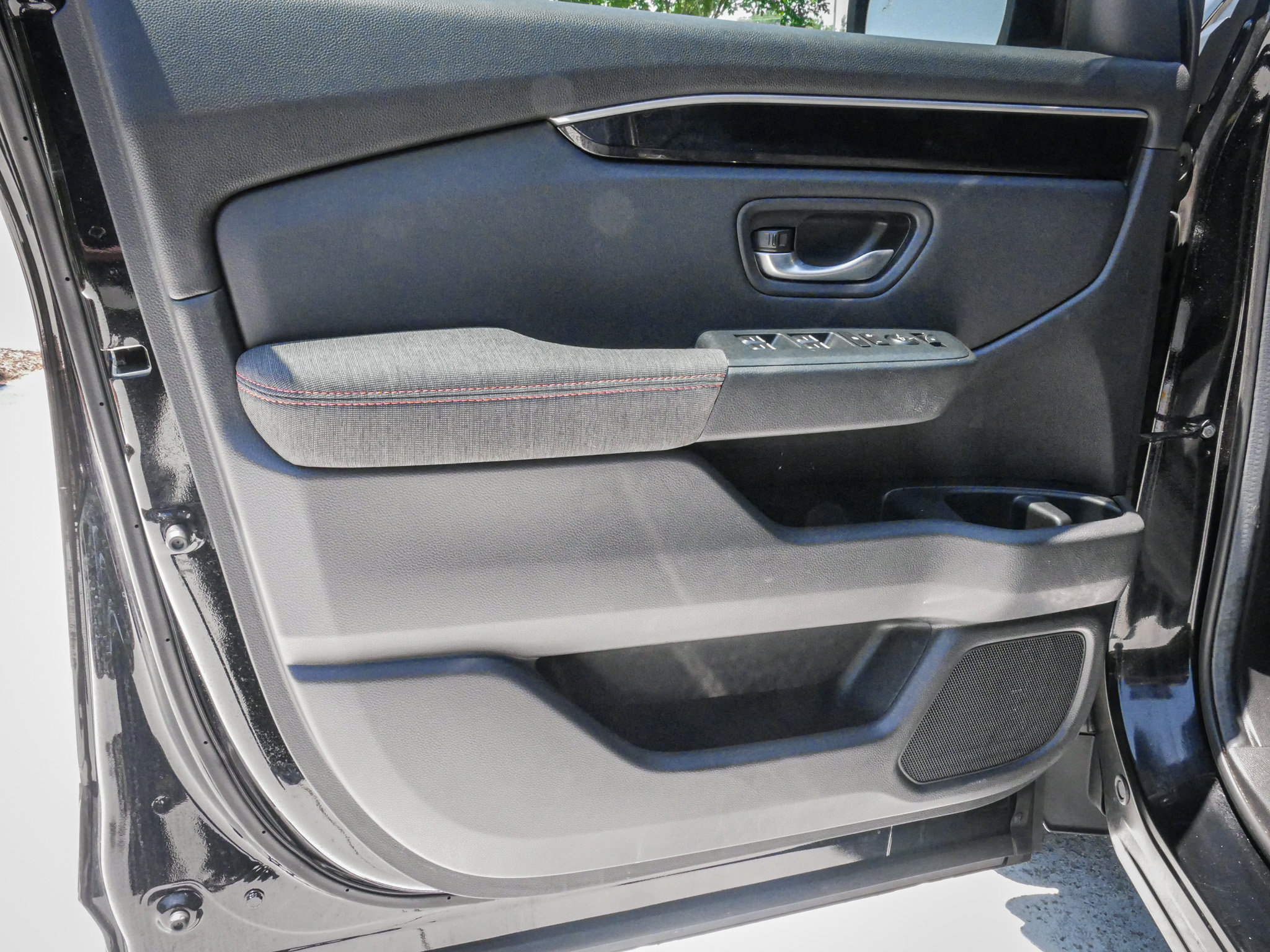 Certified 2025 Honda Pilot Sport image 14
